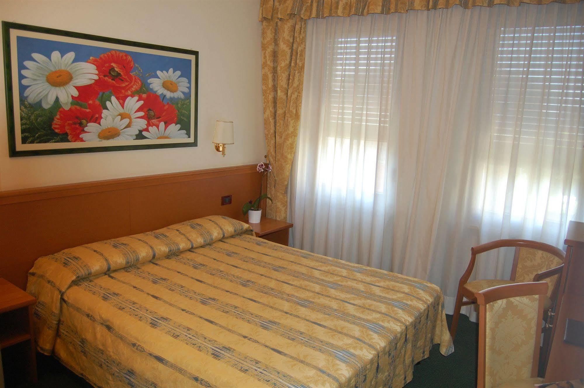 Hotel Galant Venaria Reale Buitenkant foto