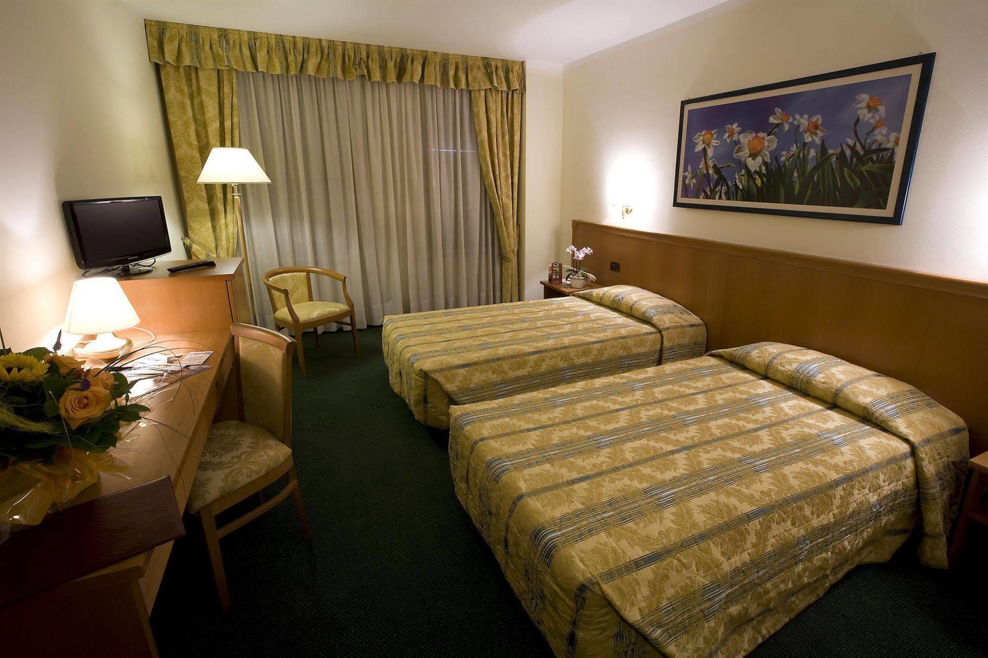 Hotel Galant Venaria Reale Buitenkant foto