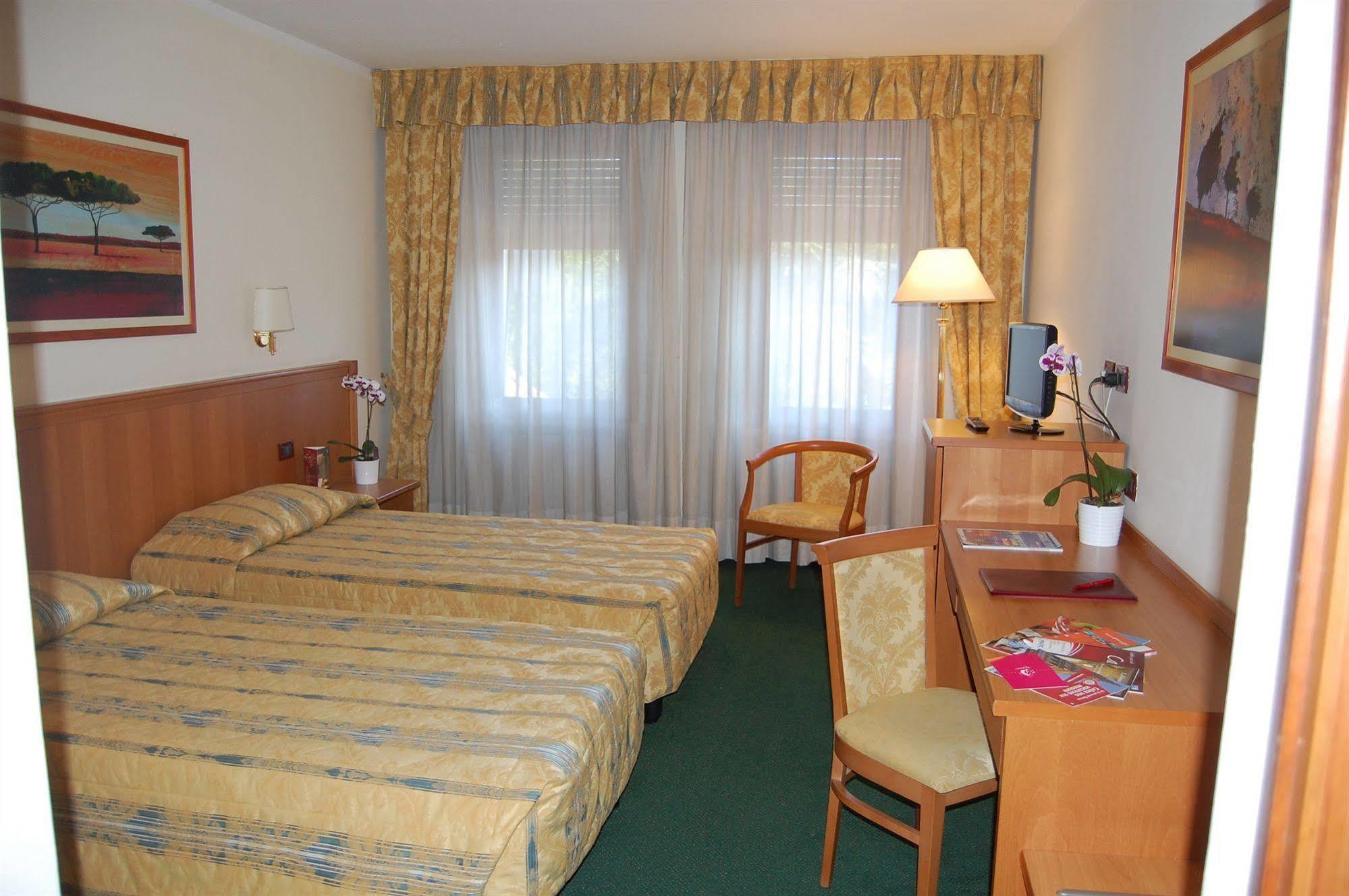 Hotel Galant Venaria Reale Buitenkant foto