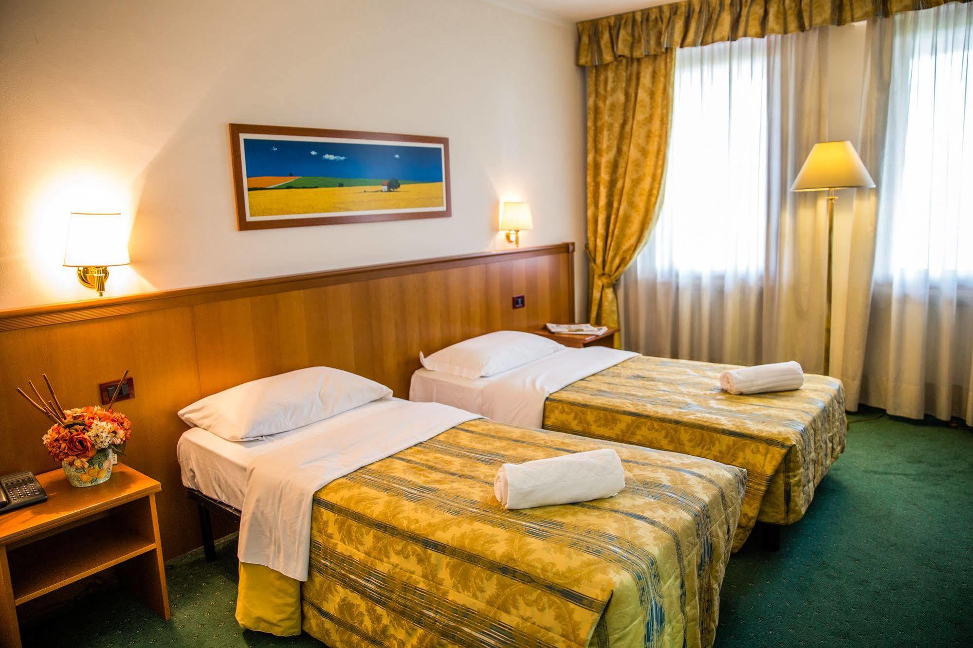 Hotel Galant Venaria Reale Buitenkant foto
