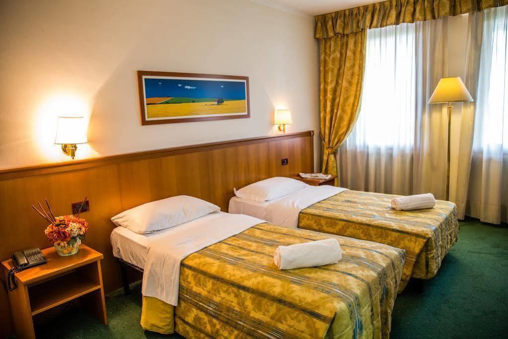 Hotel Galant Venaria Reale Buitenkant foto